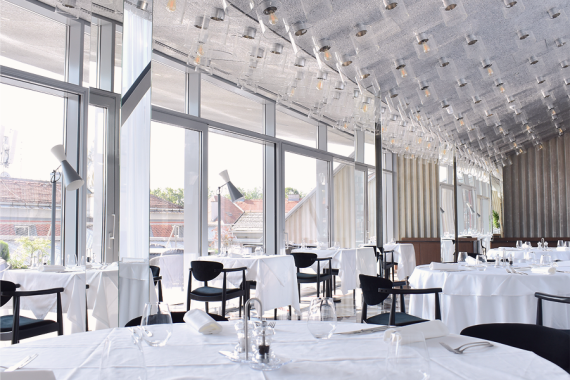 7. MET Boutique Hotel, restoran, 5. kat, okrugli stolovi, izvor: D2D INTERIJERI